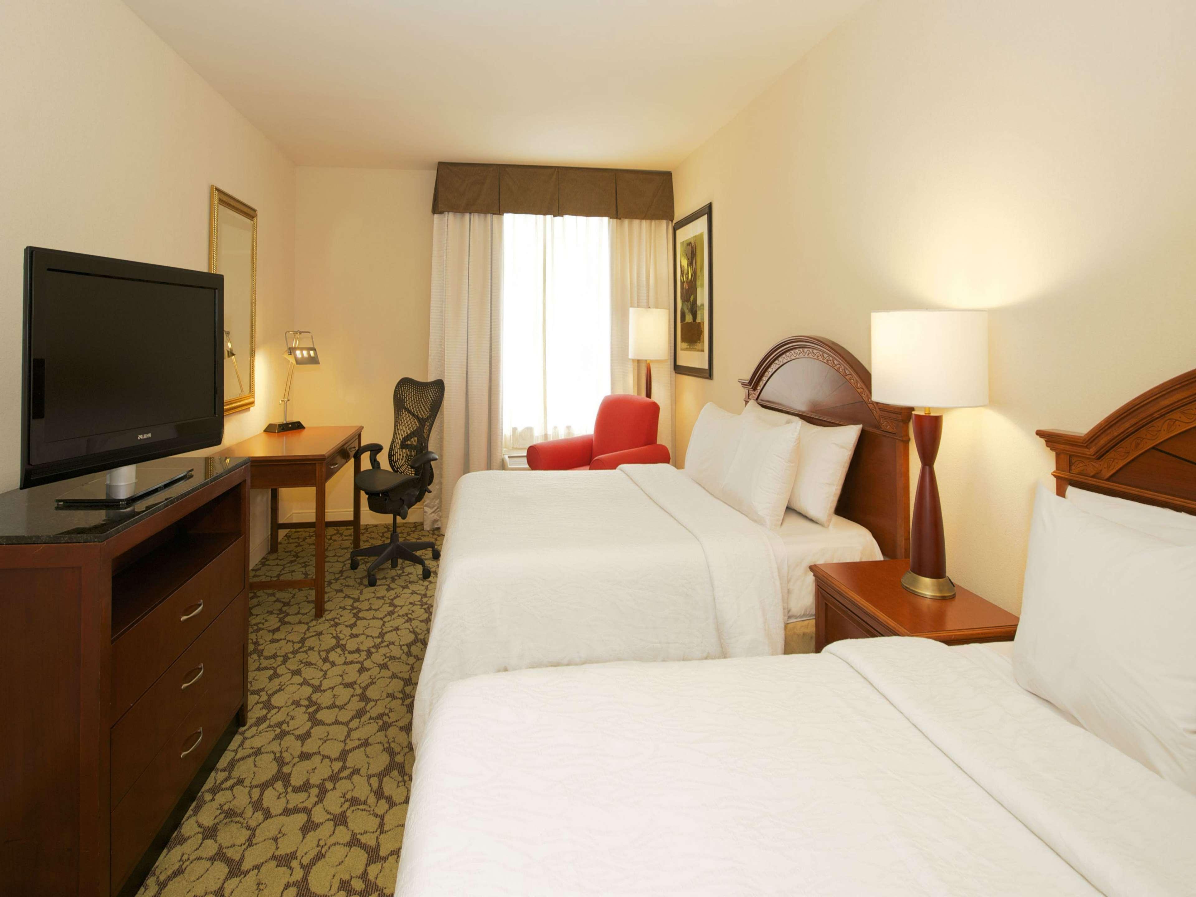 Hilton Garden Inn Virginia Beach Town Center Εξωτερικό φωτογραφία